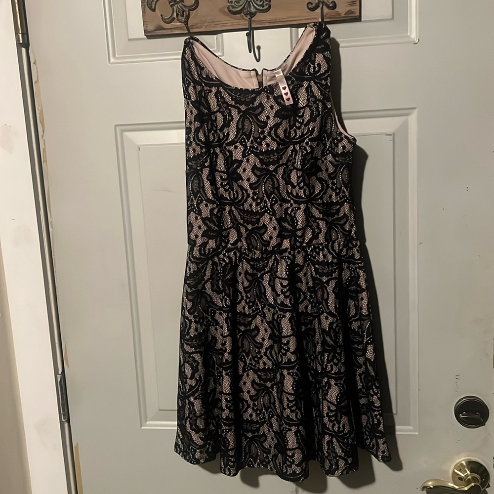 Nude & Black Lace